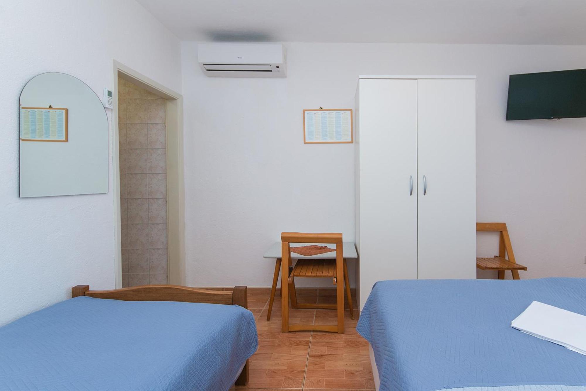 Apartments And Rooms By The Sea Brela, Makarska - 2752 Habitación foto