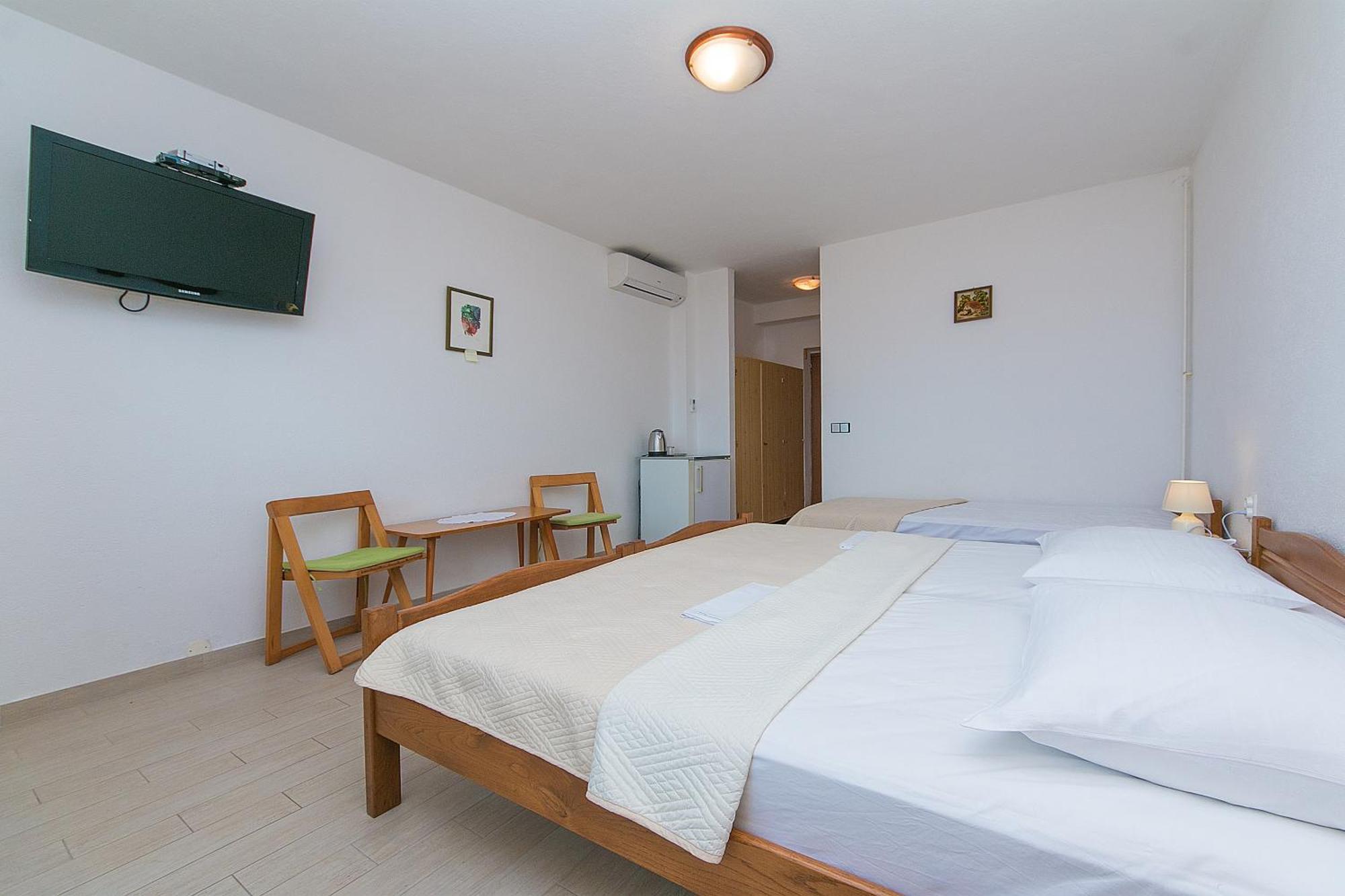 Apartments And Rooms By The Sea Brela, Makarska - 2752 Habitación foto