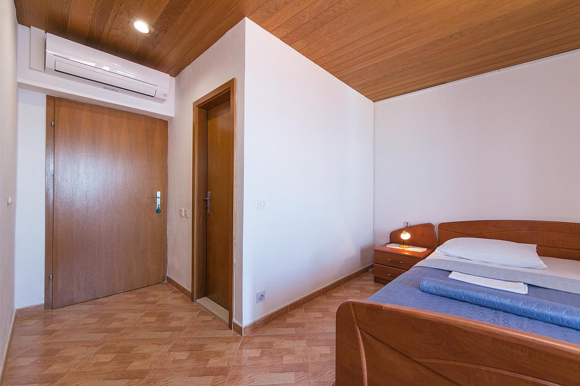 Apartments And Rooms By The Sea Brela, Makarska - 2752 Habitación foto
